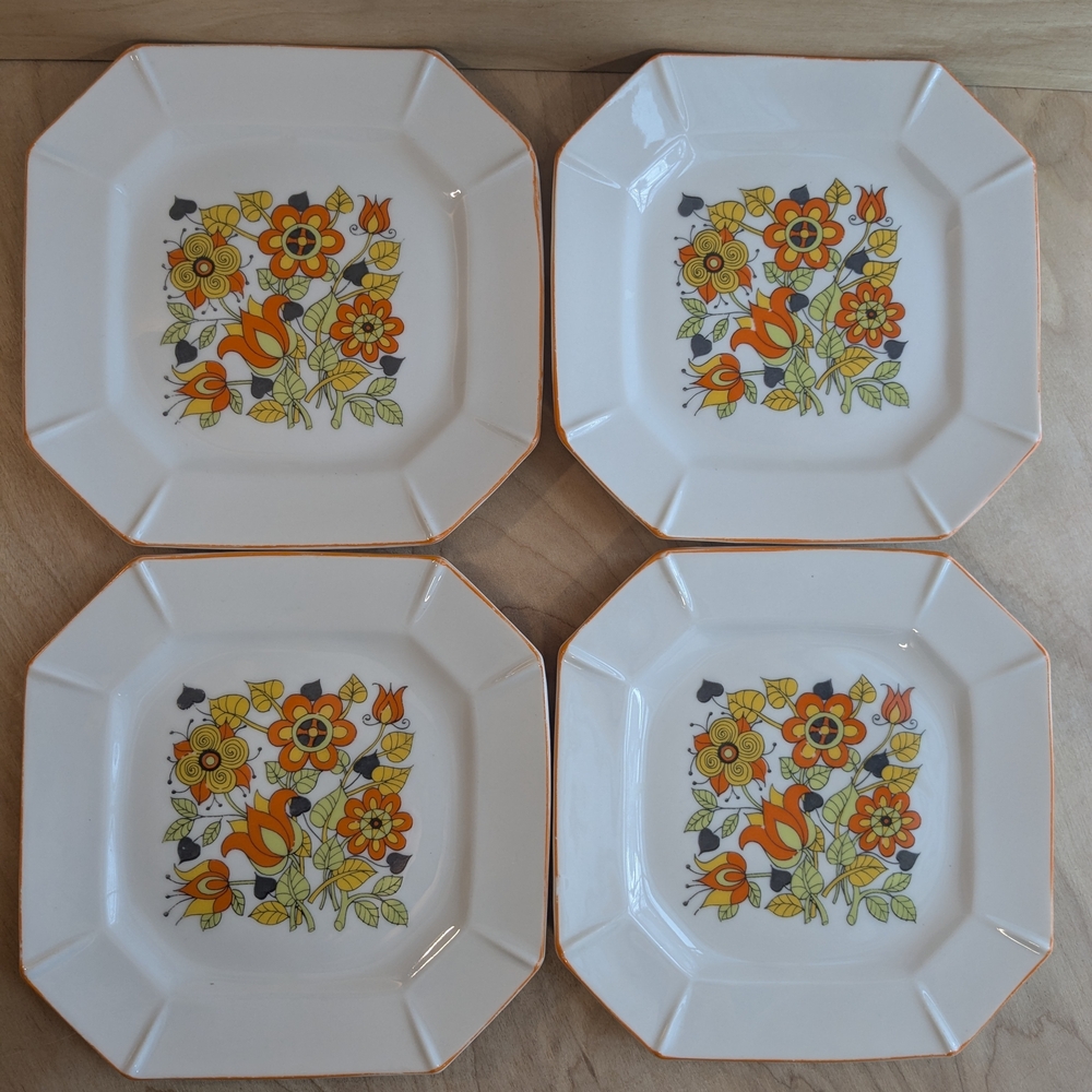 Set Of 4 Vintage MCM Mod Orange Floral Octagonal Plates